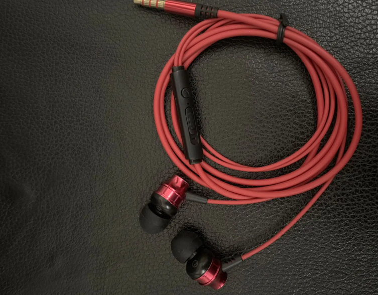 為什么建議不要買(mǎi)入耳式的耳機(jī) 為什么建議不要買(mǎi)入耳式的耳機(jī)